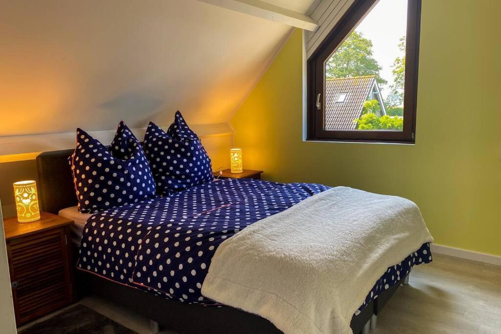 Traumhaftes Geraeumiges Ferienhaus In Meernaehe Bruinisse Dış mekan fotoğraf