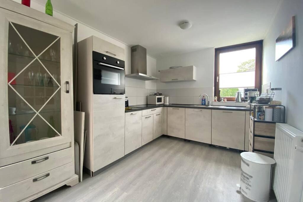 Traumhaftes Geraeumiges Ferienhaus In Meernaehe Bruinisse Dış mekan fotoğraf